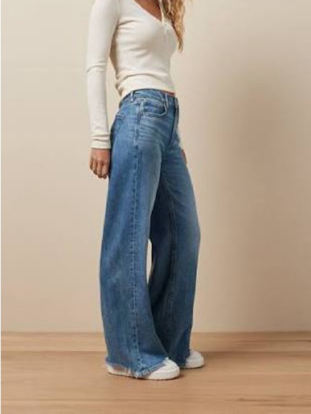 American Eagle Dreamy Drape Super High Rise Baggy Wide Leg Jeans - Size 8 LONG - Picture 4 of 5
